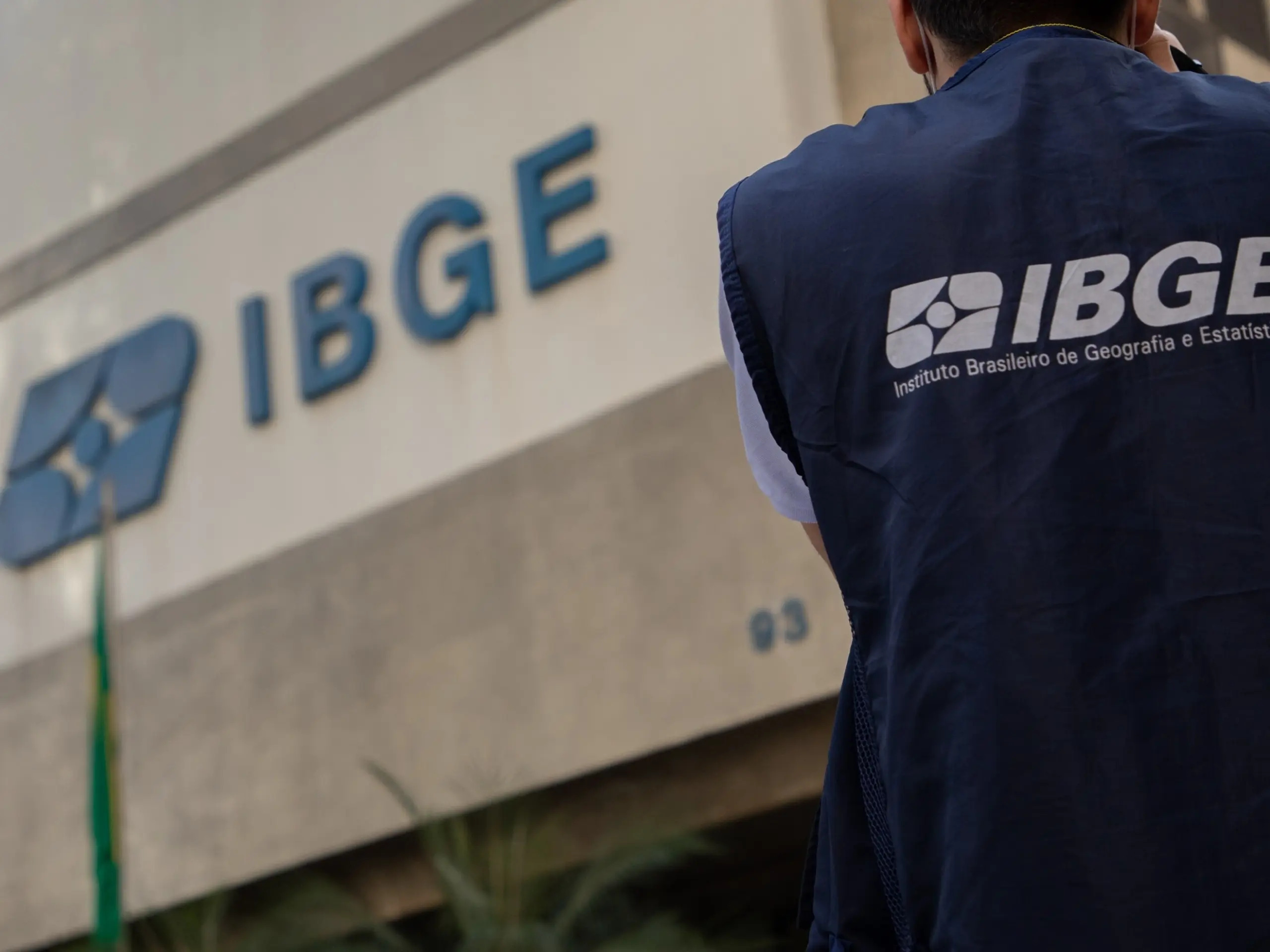 Novo edital IBGE Temporários publicado: 1.414 vagas, salários até R$ 5,2 mil!