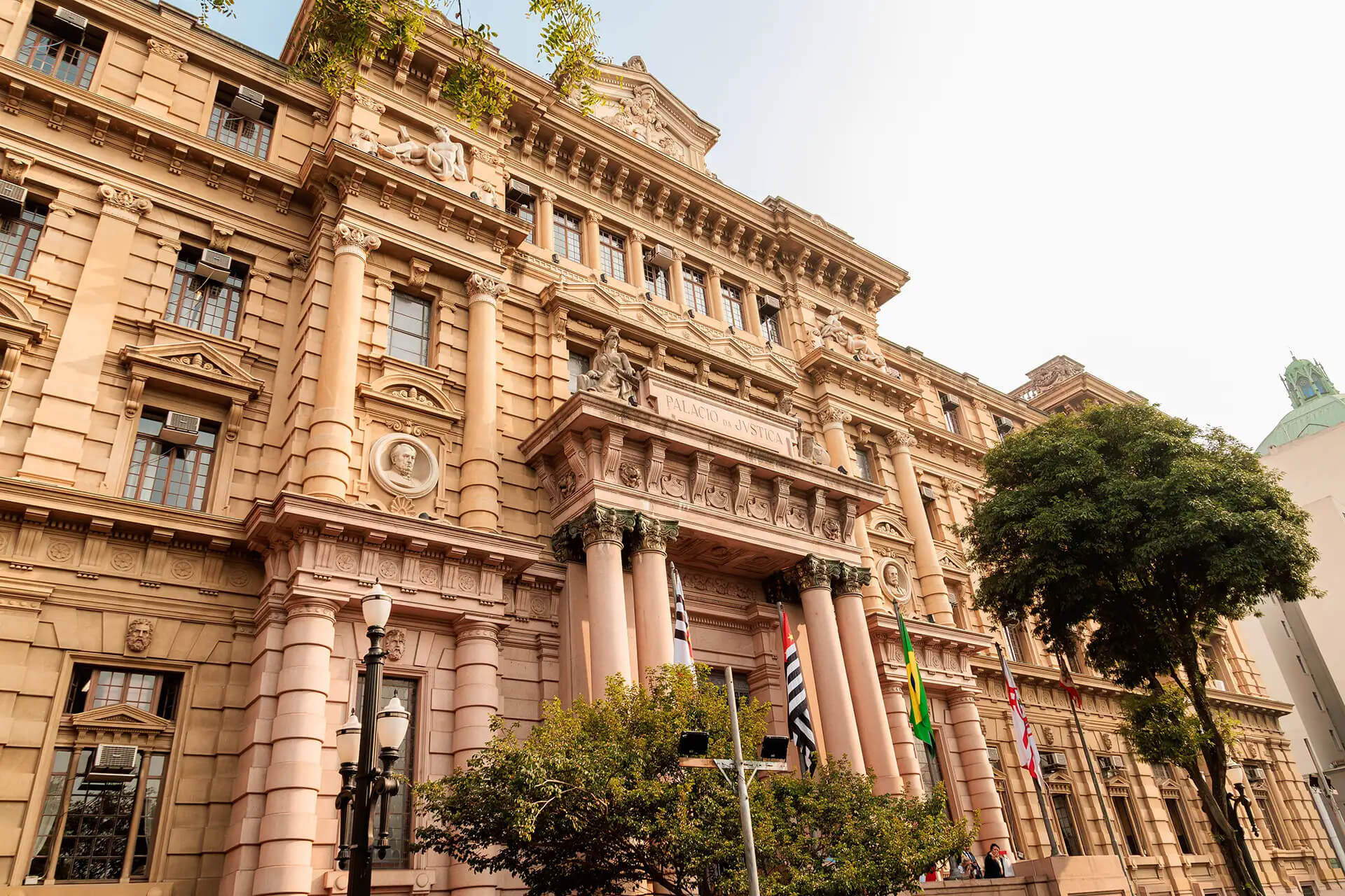TJ SP confirma estudo para novos concursos de Escrevente e Oficial de Justiça