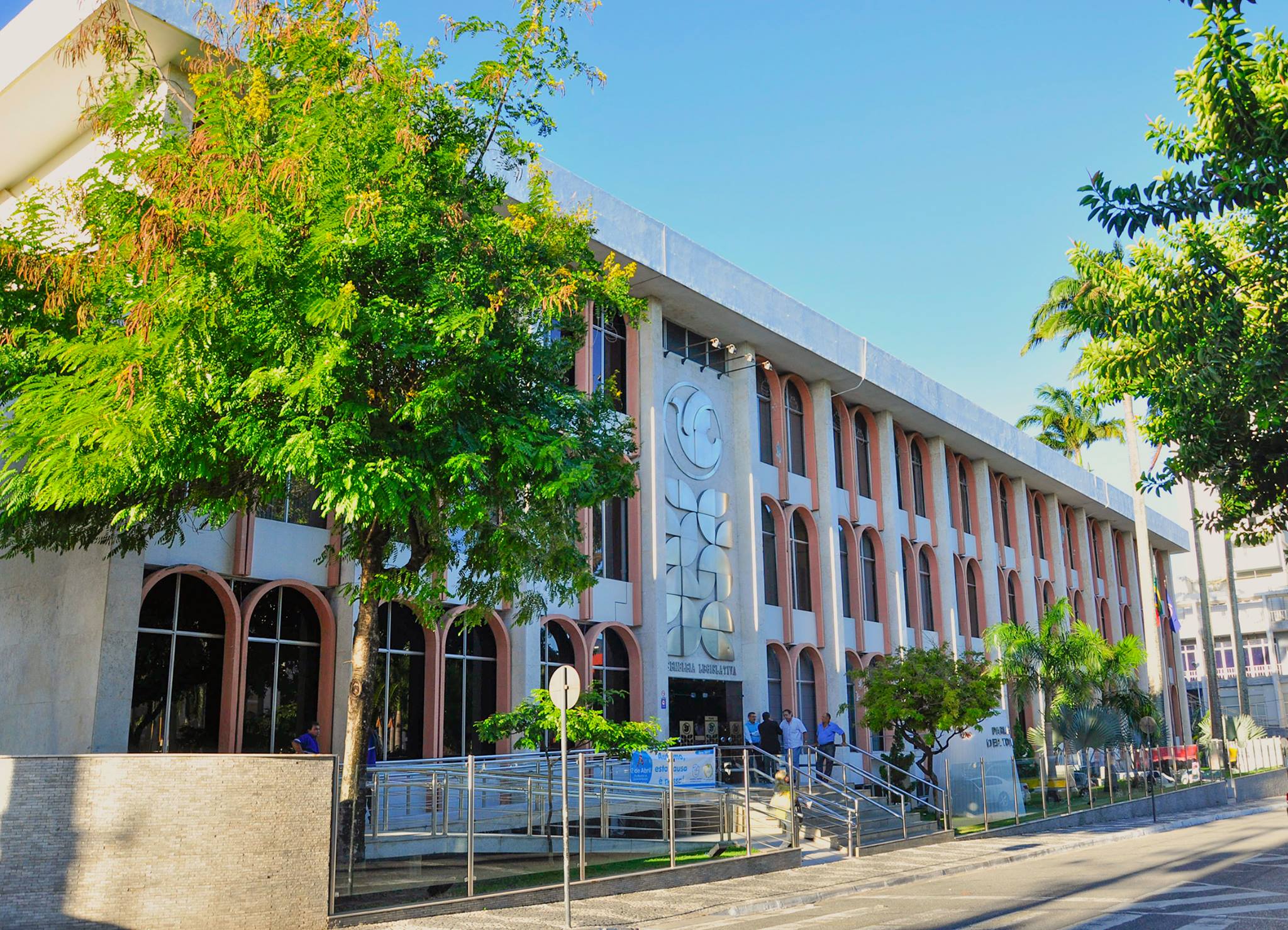 Concurso AL PB: edital sai em 2026, mas provas ficam para 2027