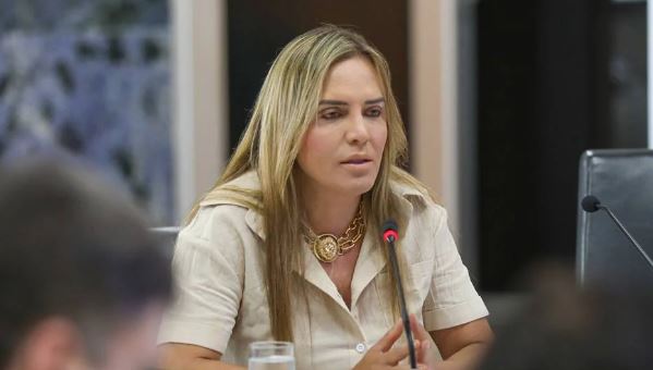 Concurso SEDF: governadora reforça previsão de certame após nomear 2.681 professores